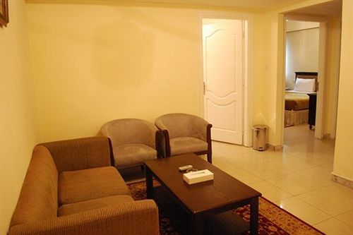 Liwa Apartments Абу-Даби Экстерьер фото