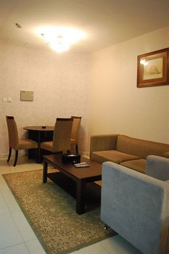 Liwa Apartments Абу-Даби Экстерьер фото